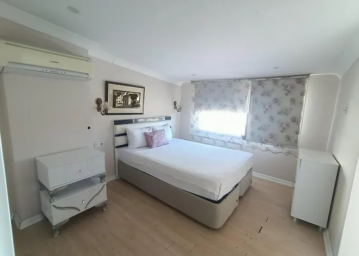 Hotel R A Rolex Alsancak 3*