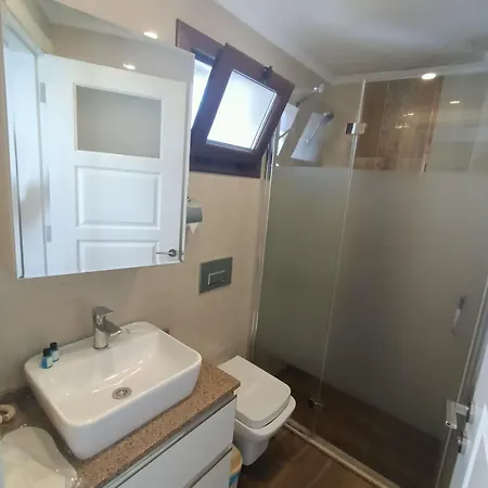 R A Rolex Alsancak 호텔 3*