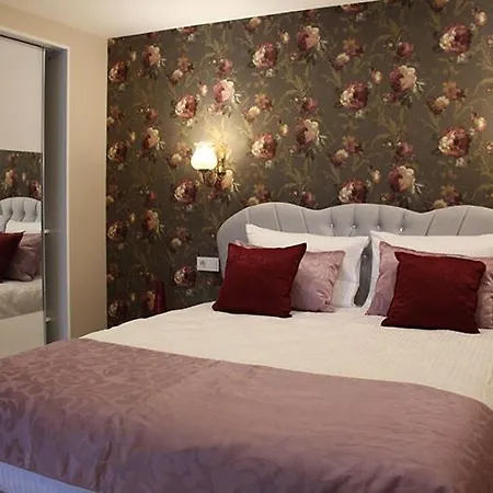 R A Rolex Alsancak 酒店